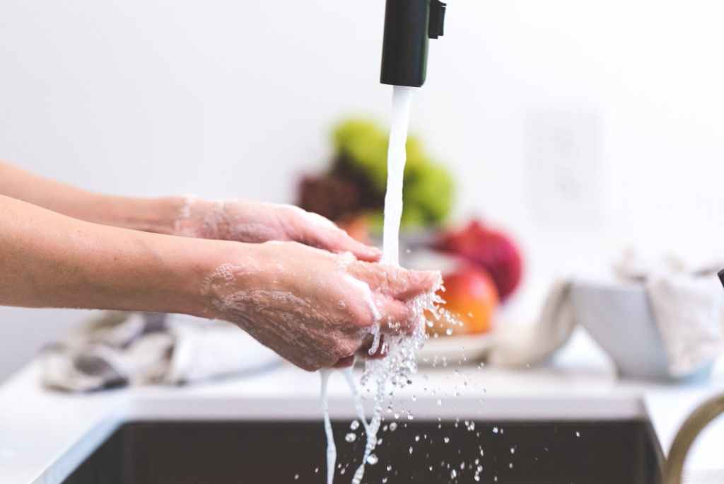 dinner dishes to&nbsp;clean